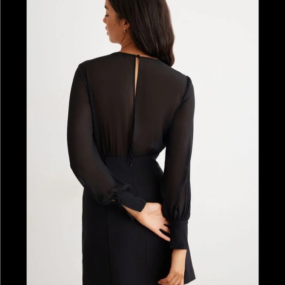 Dynamite Long Sleeve Deep V-neck Dress Size Large - Picture 9 of 10